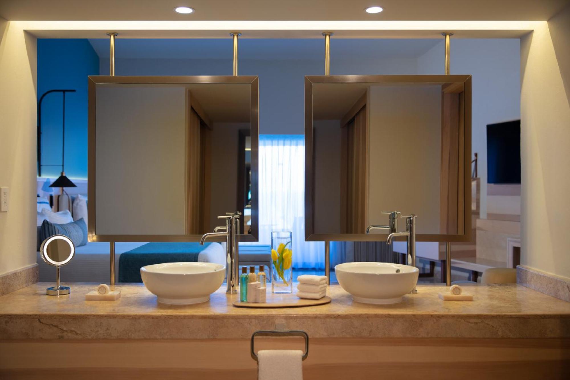 Preferred Club Master Suite Ocean Front Hot Tub MSKPO,1273578700:JPEG